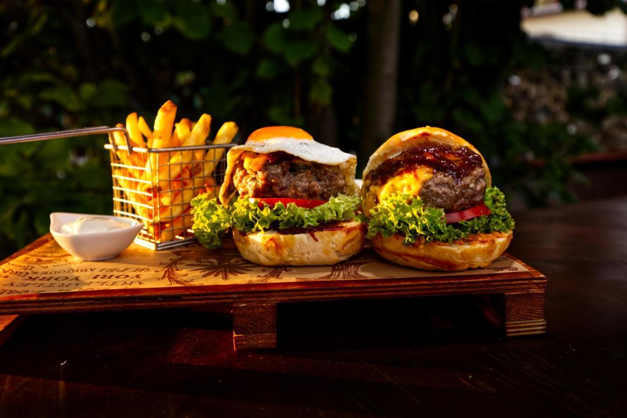 נובה מסטו פוד סמרקם Bike Bistro A Penzion U Vsech Andelu מראה חיצוני תמונה